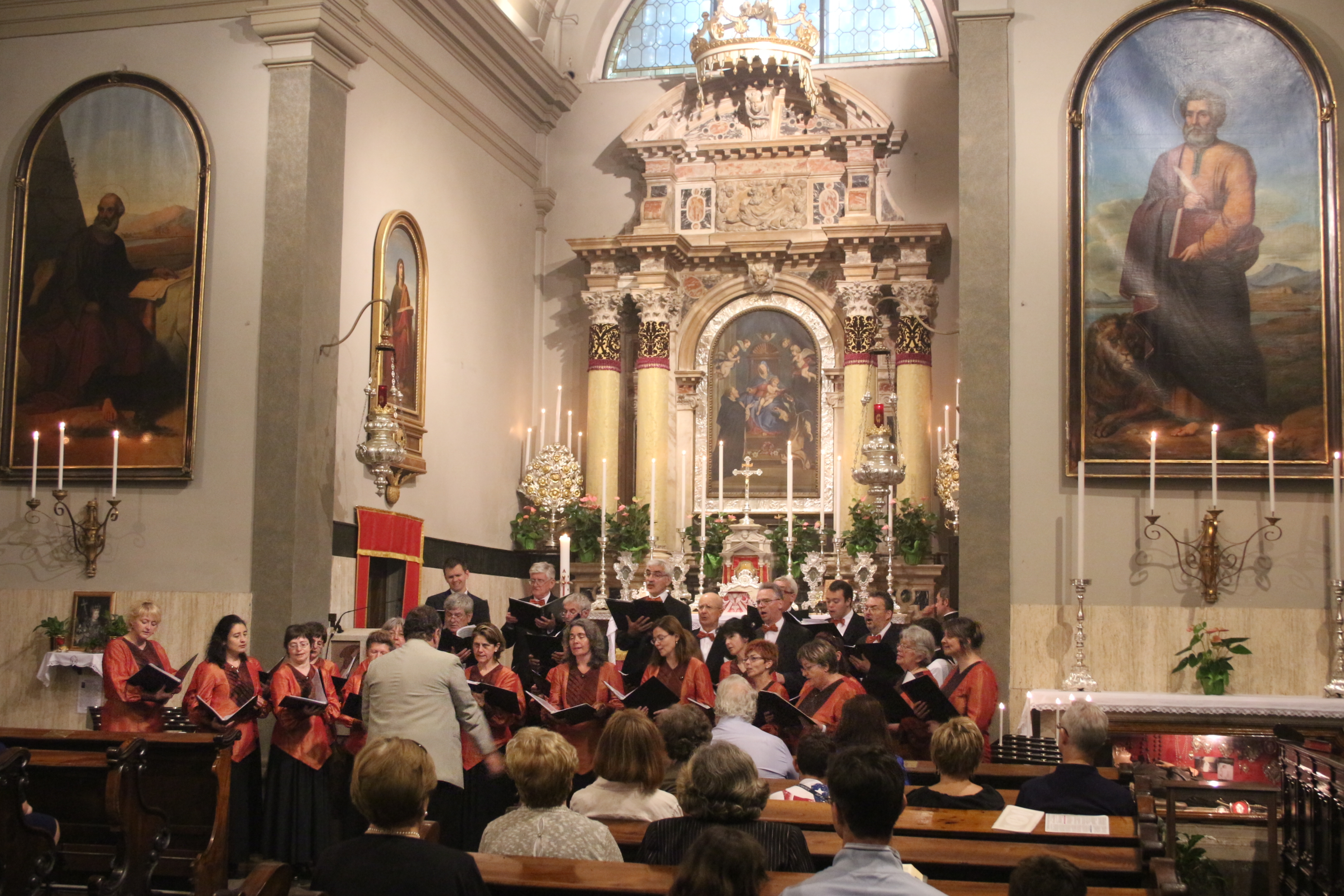 2014. június. Triesztben a Rózsafűzér Királynője templomban énekelünk