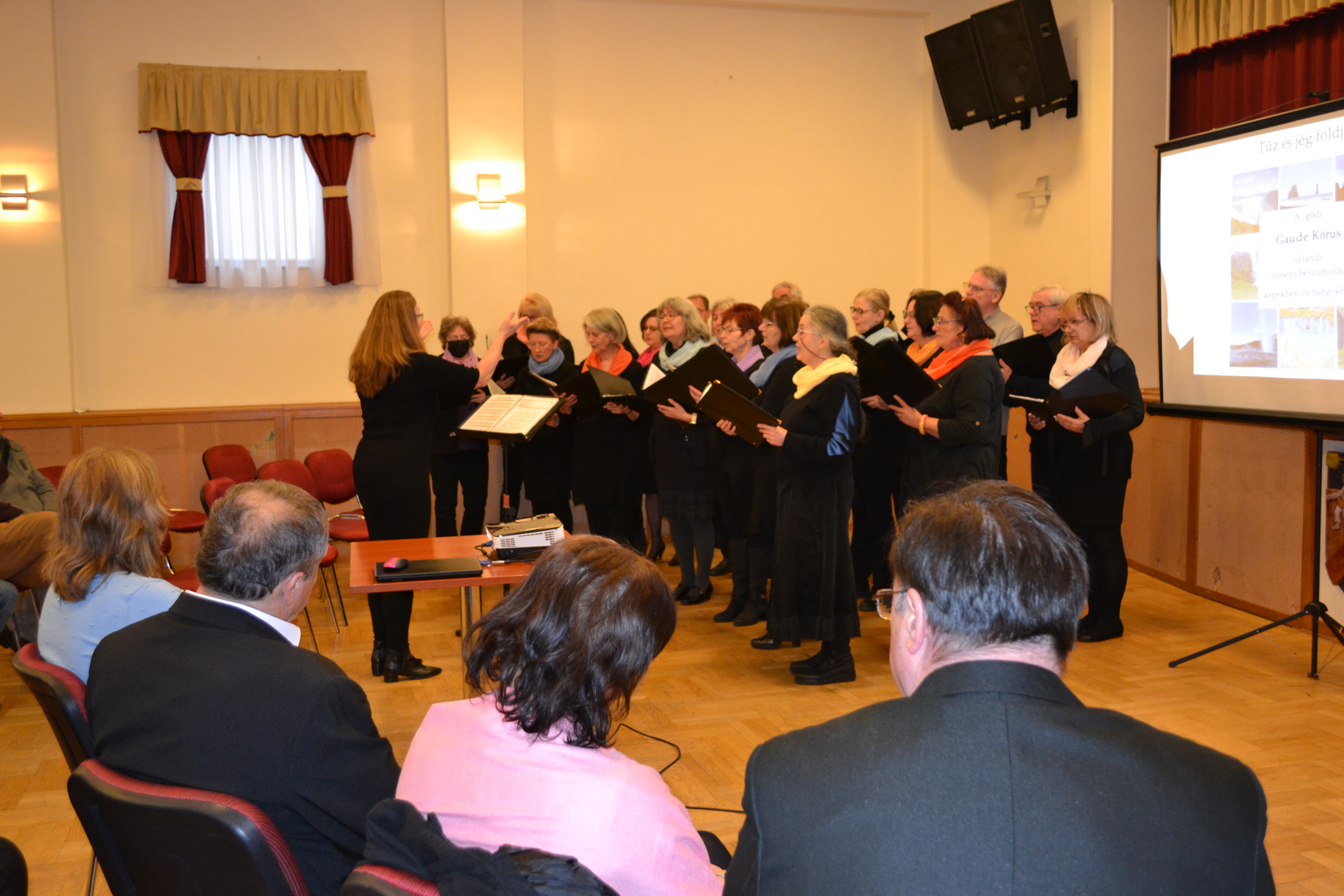 Izlandi nyelven éneklünk Csomádon a művelődési házban